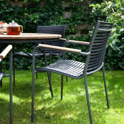 Ellen och Mood Trädgårdsmöbelset i Teak och Aluminium Antracit 1 Bord + 4 Stolar