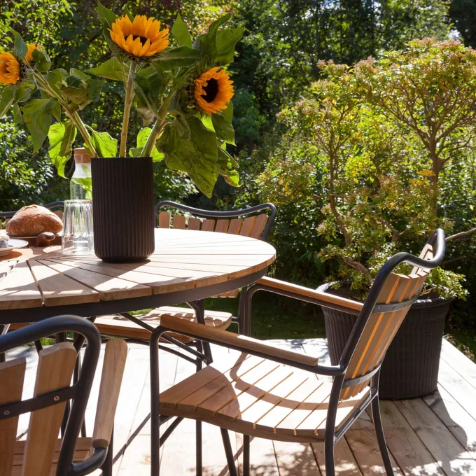 Ellen Trädgårdsmöbelset i Teak och Aluminium 110 cm + 4 stolar, Antracit